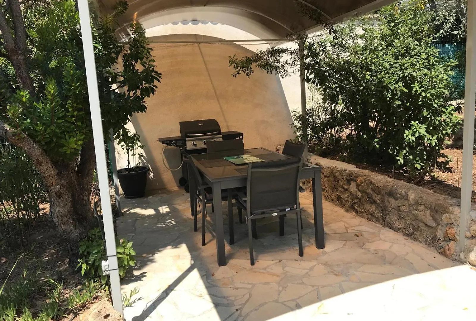 FréjusChez Louloute别墅 度假居 Fréjus
